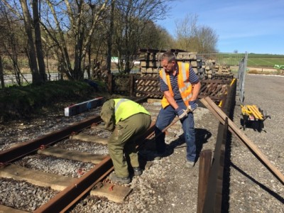 Brian &amp; Dave removing the end rail