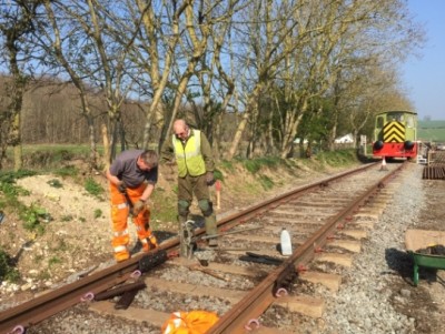 Iain &amp; Brian replace some track fixings